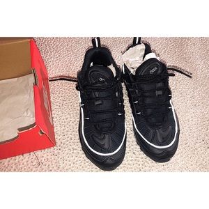 - Women’s Air Max 98